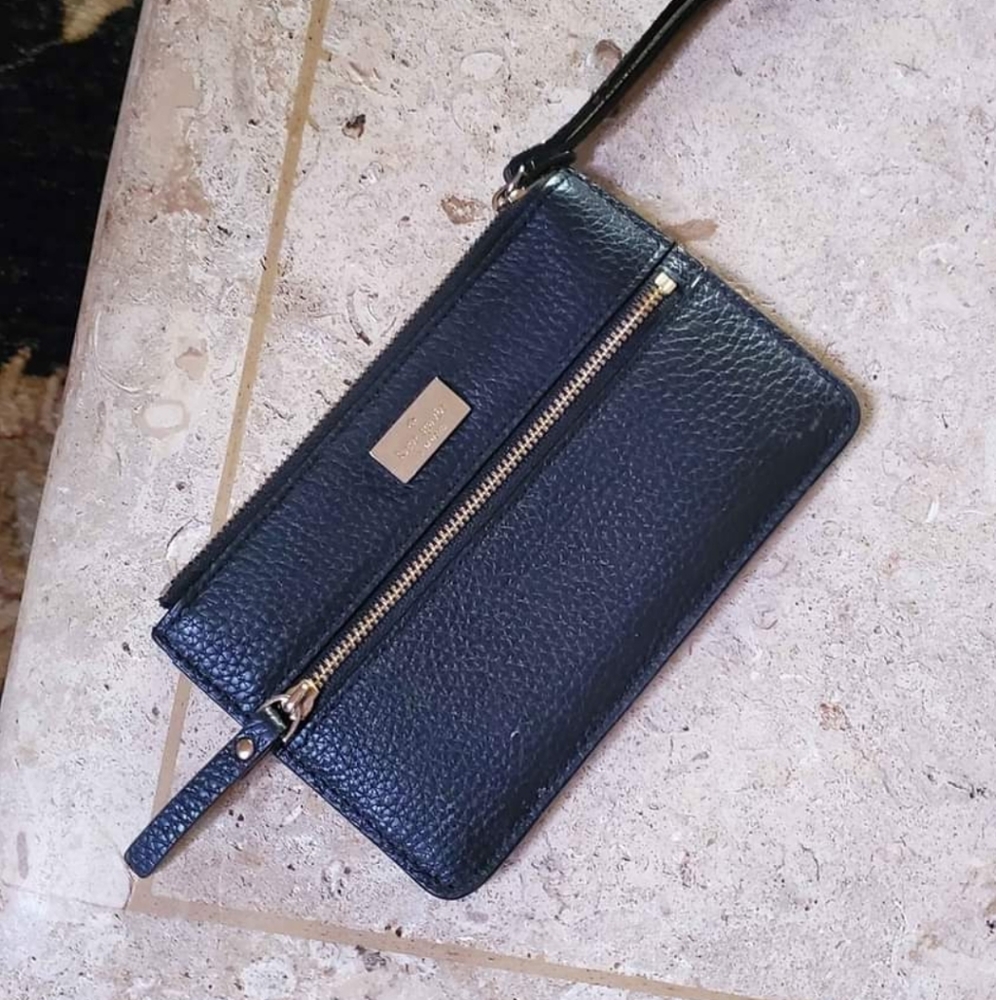 black kate spade wristlet